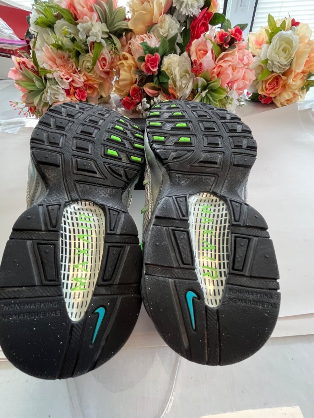 Nike Air Max Torch 4 GS Sneakers Size 5.5Y Gray Green - Picture 11 of 11